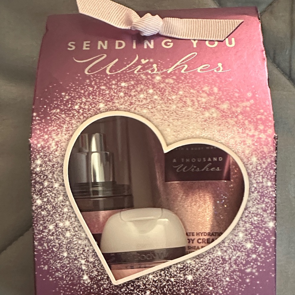 Bath & Body Works Purple Gift Set - Picture 2 of 3
